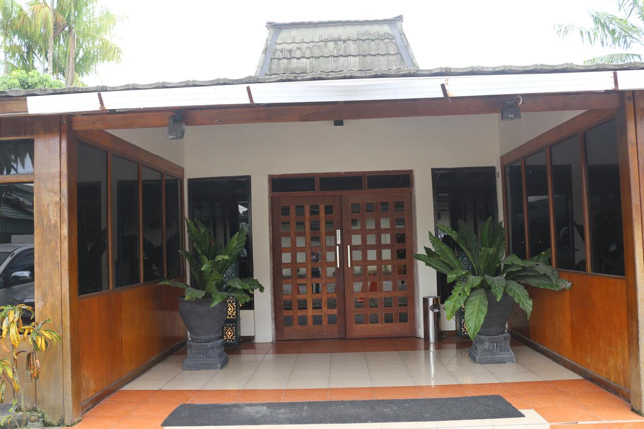 Serayu Hotel Timika Luaran gambar