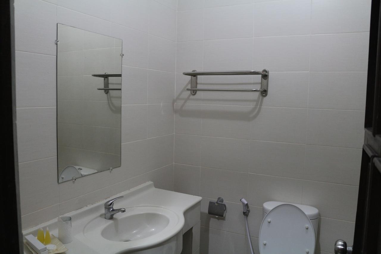 Serayu Hotel Timika Luaran gambar